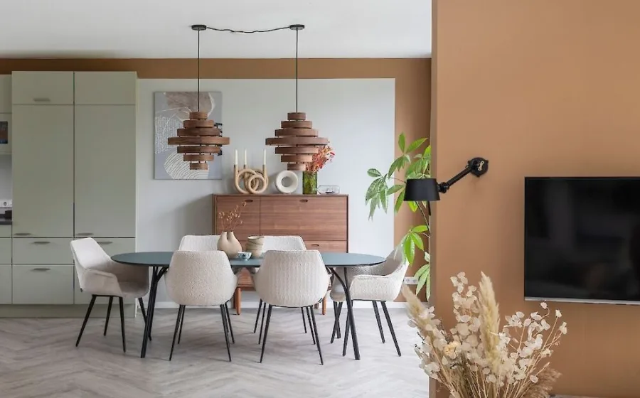 New Chic eetkamer met Aanhuis