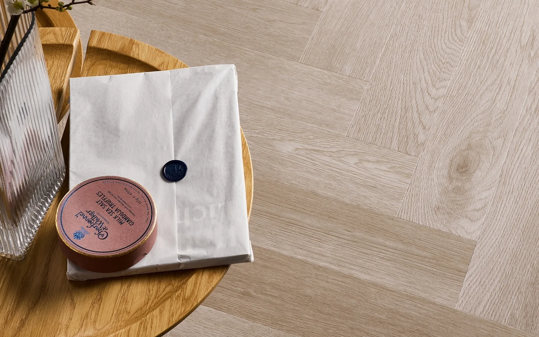 Lichte pvc visgraatvloer in houtlook