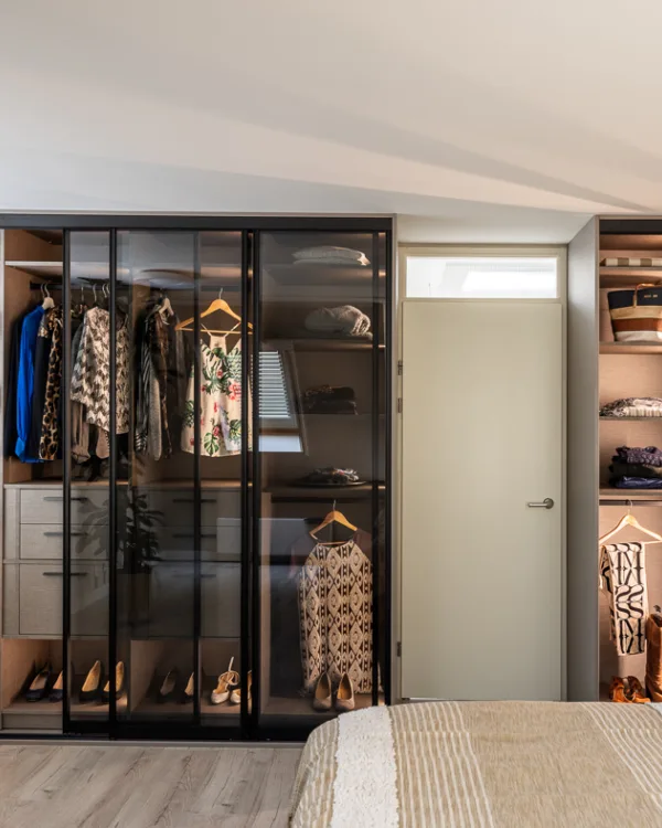 Grote inloopkast op maat met ledverlichting