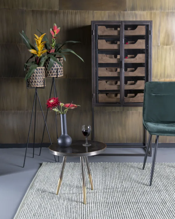 Vloerkleed met bolletjes van Brinker in de eetkamer